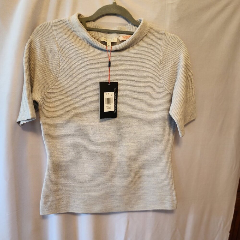 THE LIMITED SCANDEL COLLECTION BEIGE NEUTRAL  KNIT SWEATER SIZE M WITH TAGS